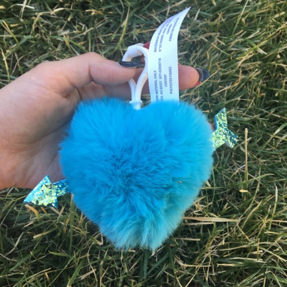 Kawaii Soft Pompom Heart Keychain Lot - Picture 3 of 3